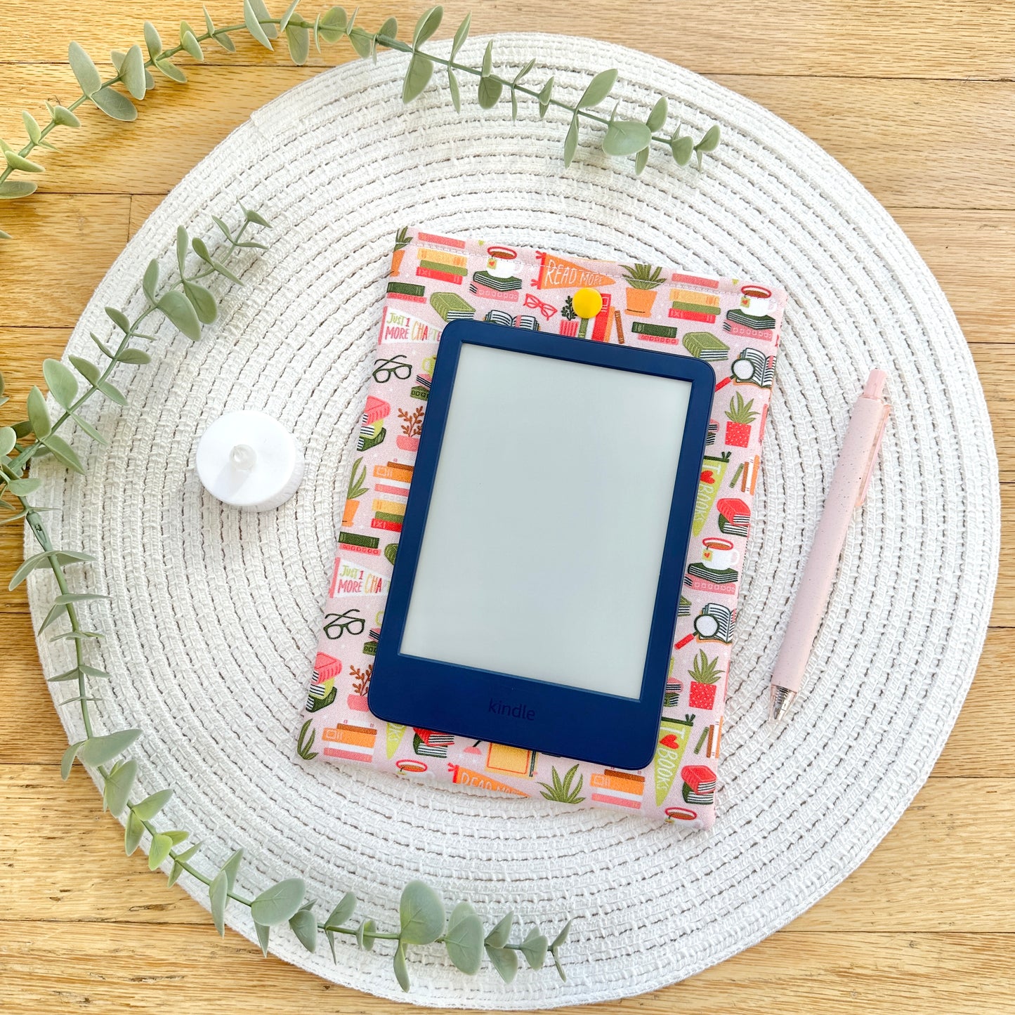 e-reader on book-themed kindle case