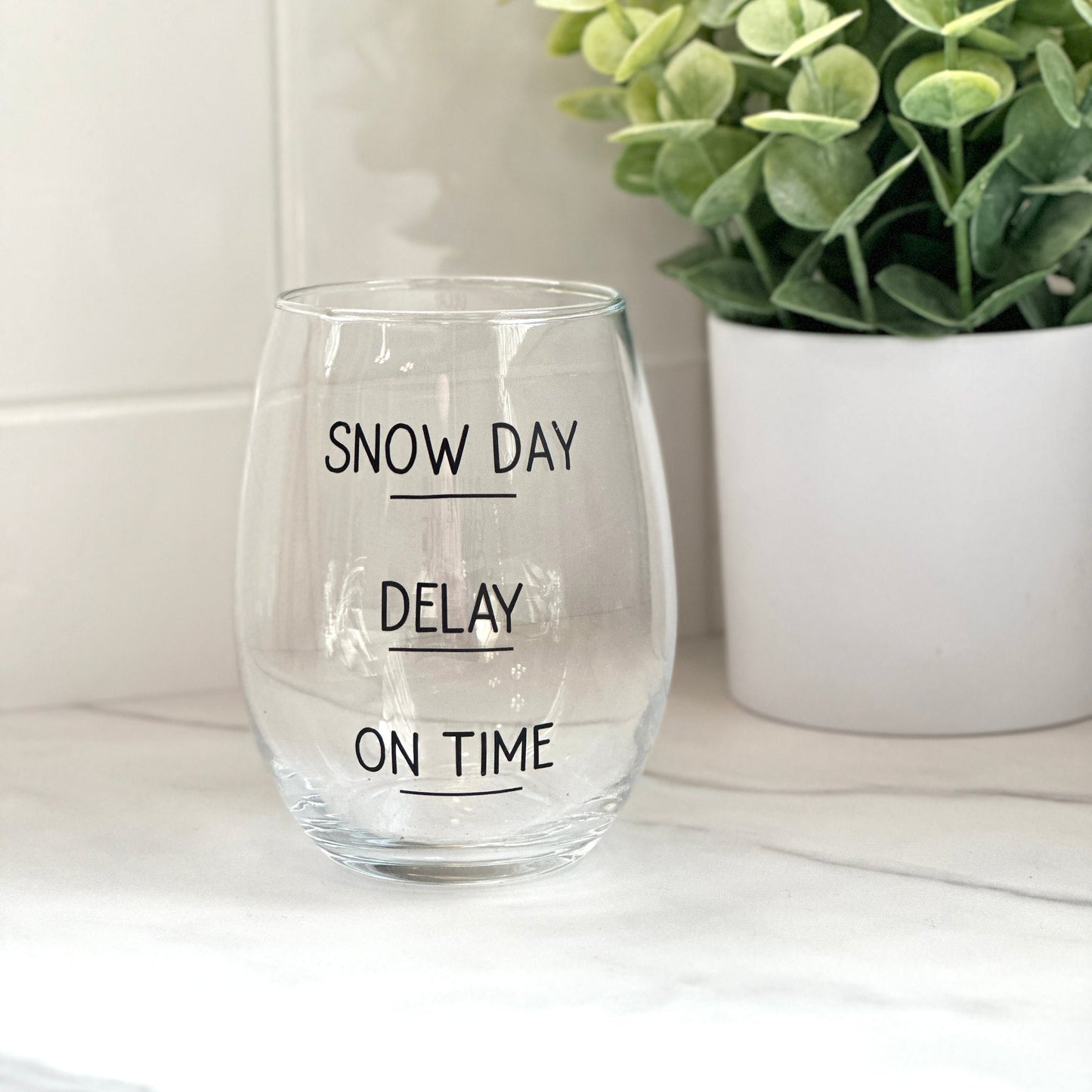 snow day wine glass