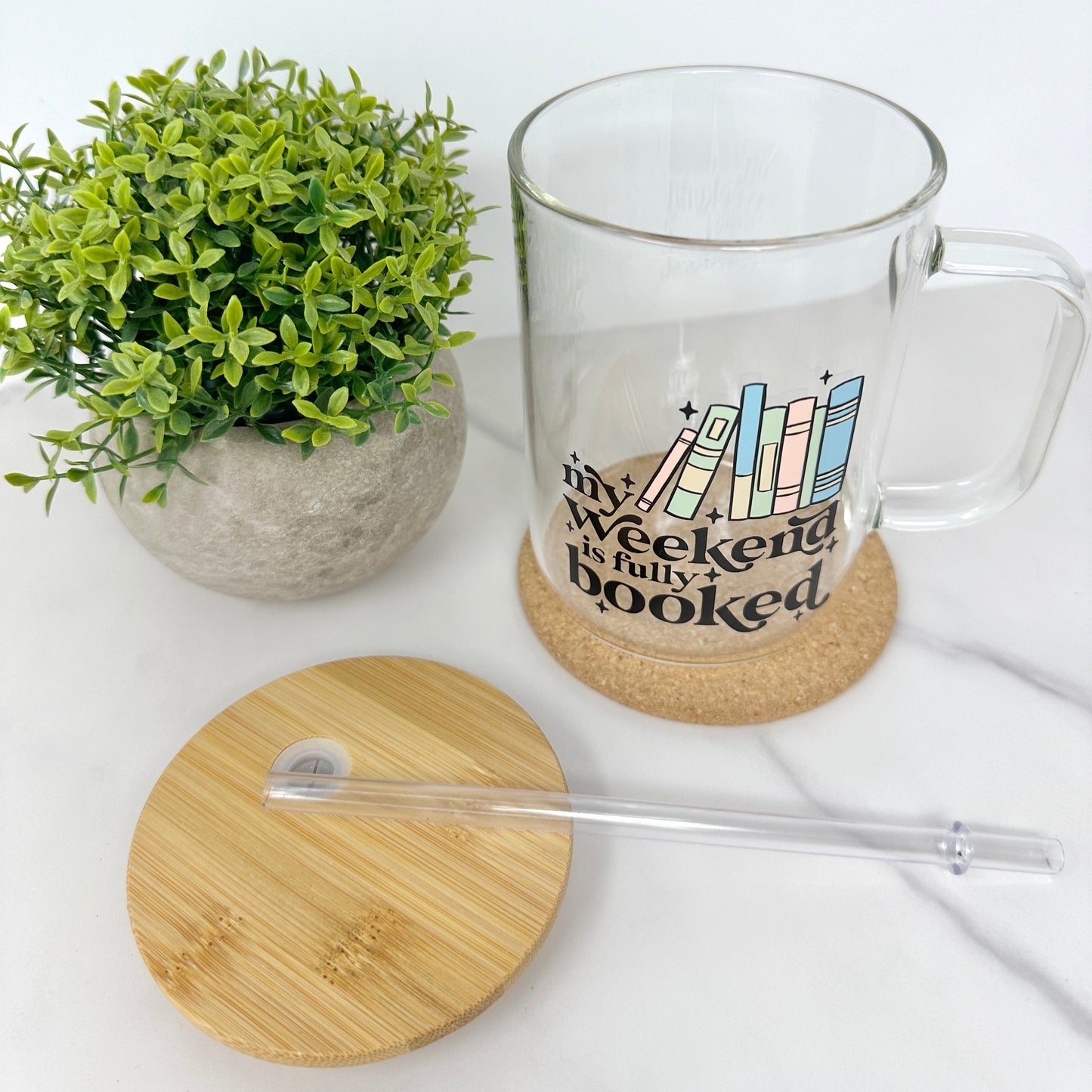 this glass mug with top is a perfect gift for readers